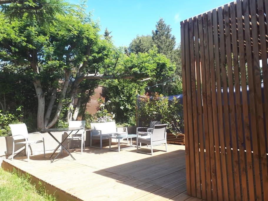 Joli Studio Climatise Avec Jacuzzi Prive Et Entree Independante Fréjus Εξωτερικό φωτογραφία